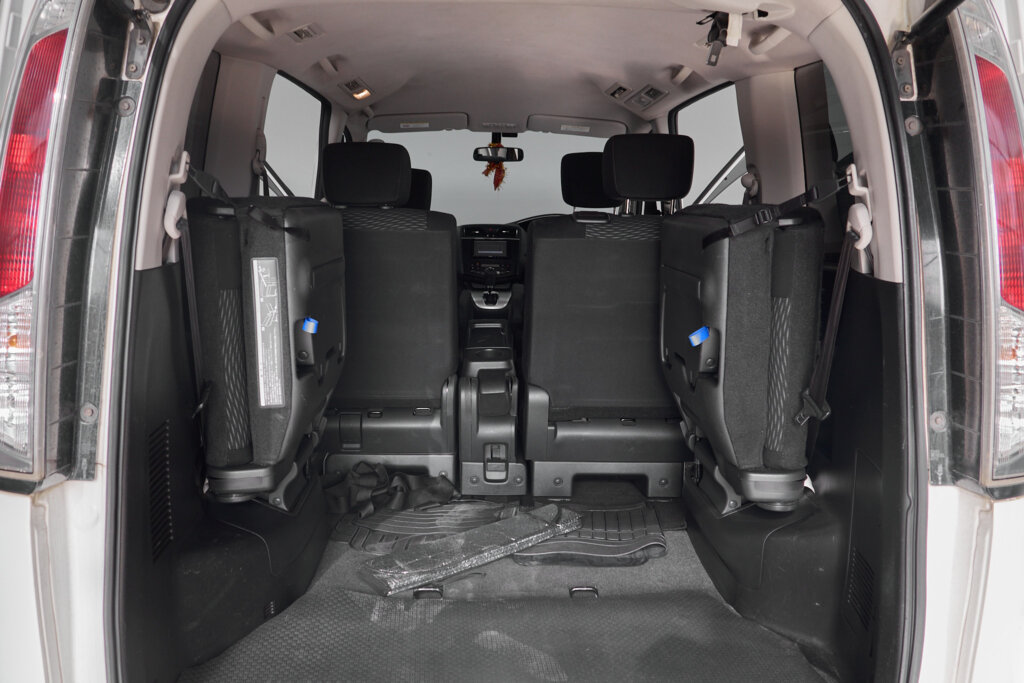 2013 Nissan Serena