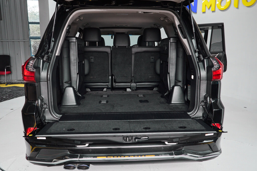 2017 Lexus LX 570