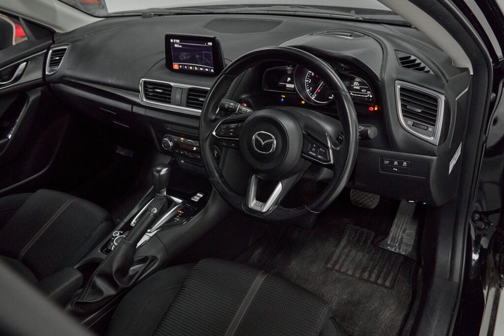 2018 Mazda Axela