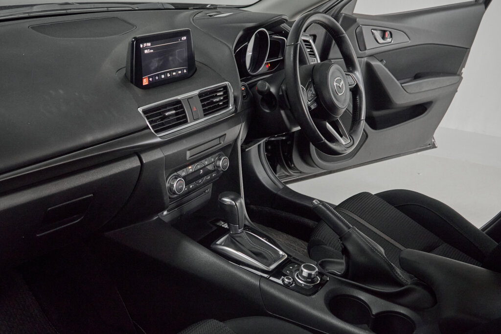 2018 Mazda Axela