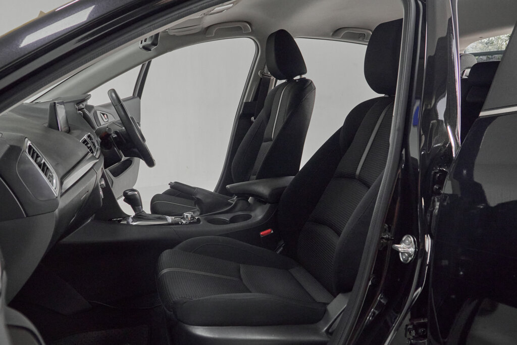 2018 Mazda Axela