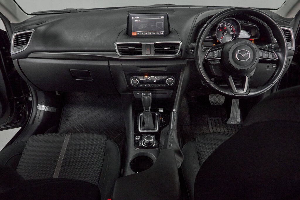 2018 Mazda Axela