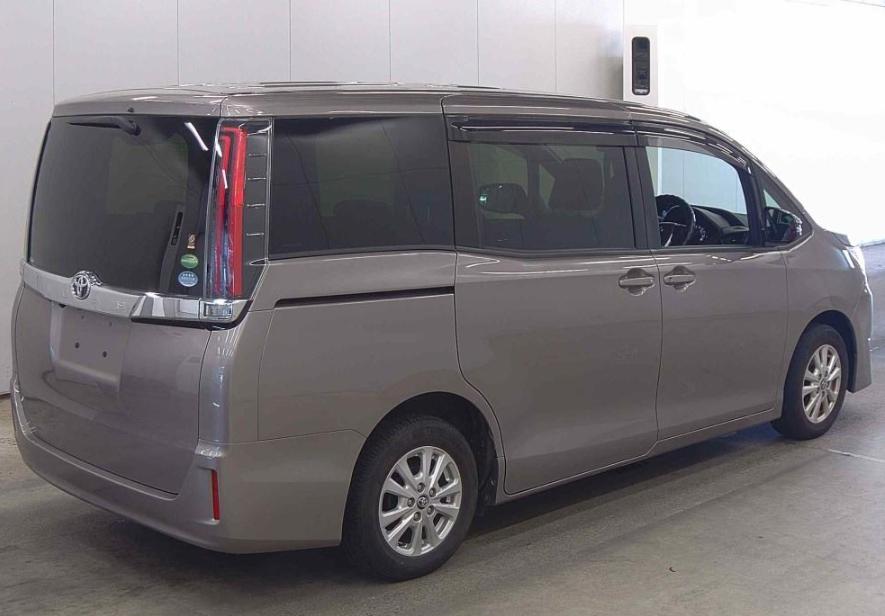 2018 Toyota Noah