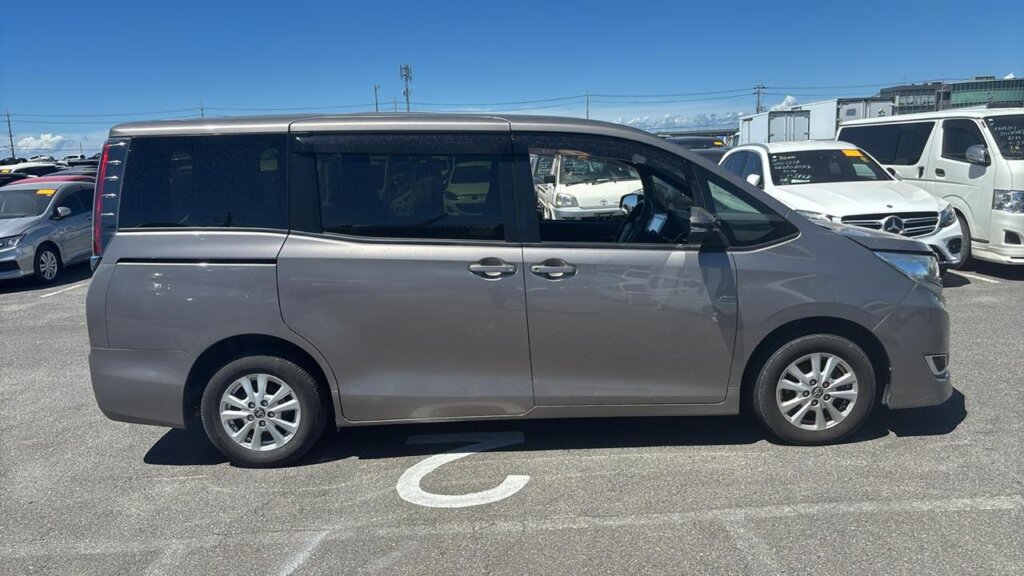 2018 Toyota Noah