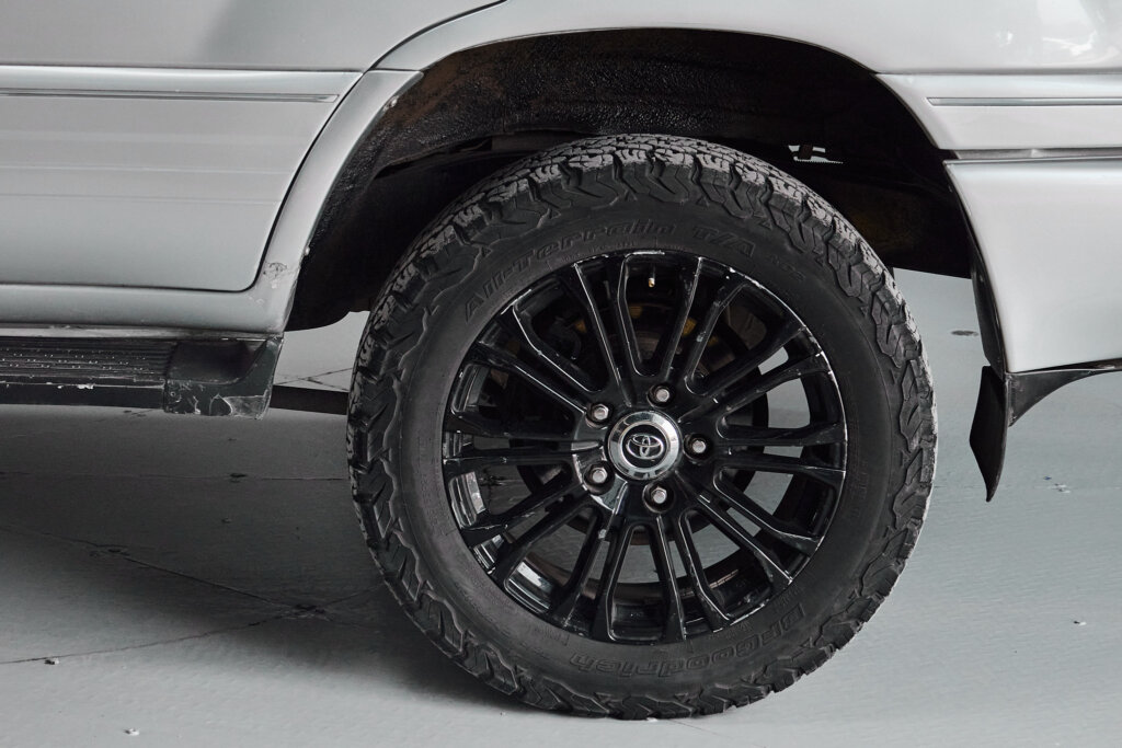 2006 Landcruiser 100’Series Cygnus