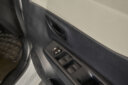 2013 Toyota Vitz thumbnail