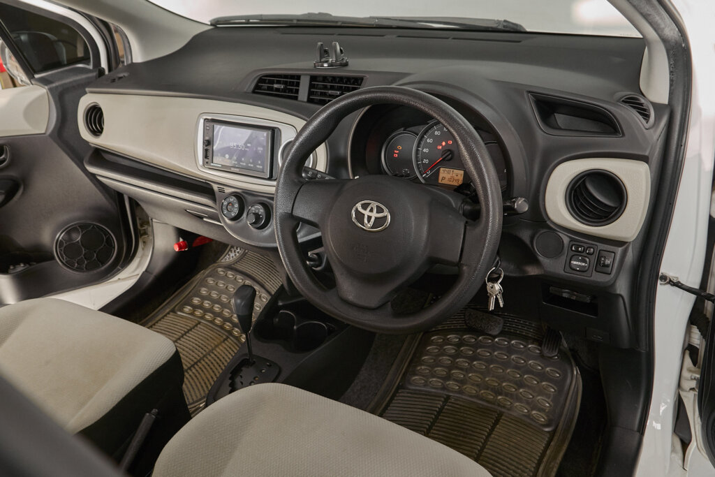 2013 Toyota Vitz