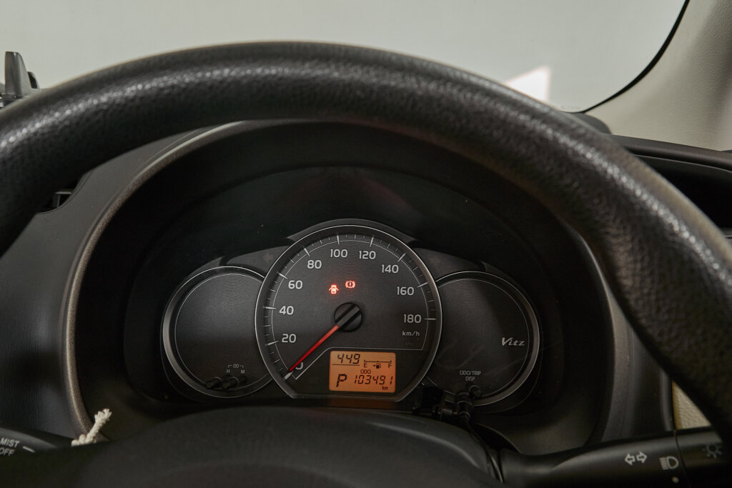 2013 Toyota Vitz