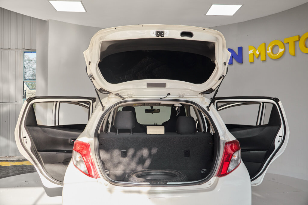 2013 Toyota Vitz