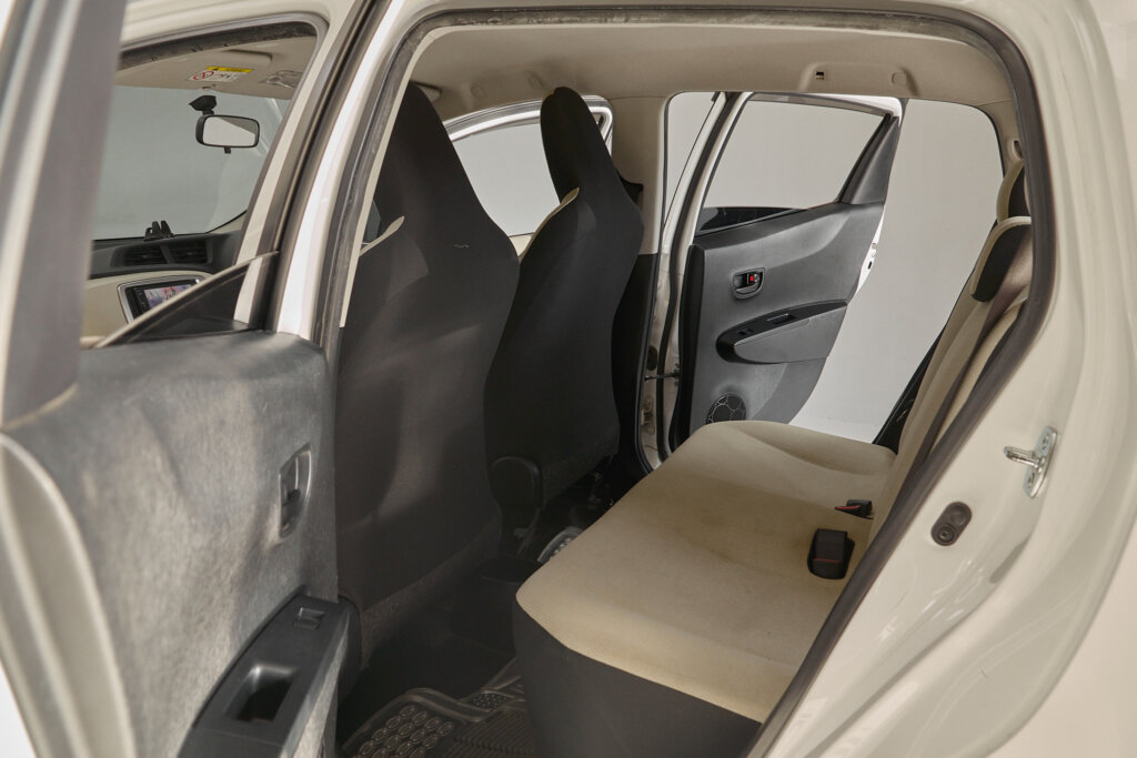 2013 Toyota Vitz