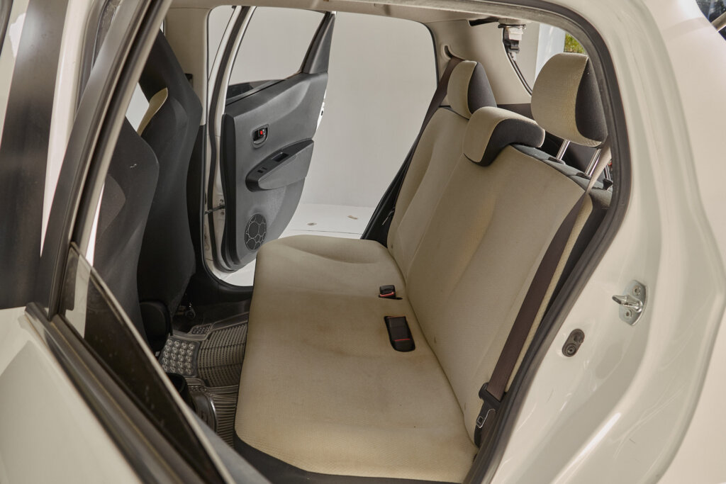 2013 Toyota Vitz