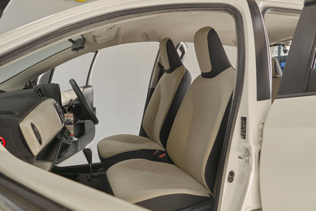 2013 Toyota Vitz