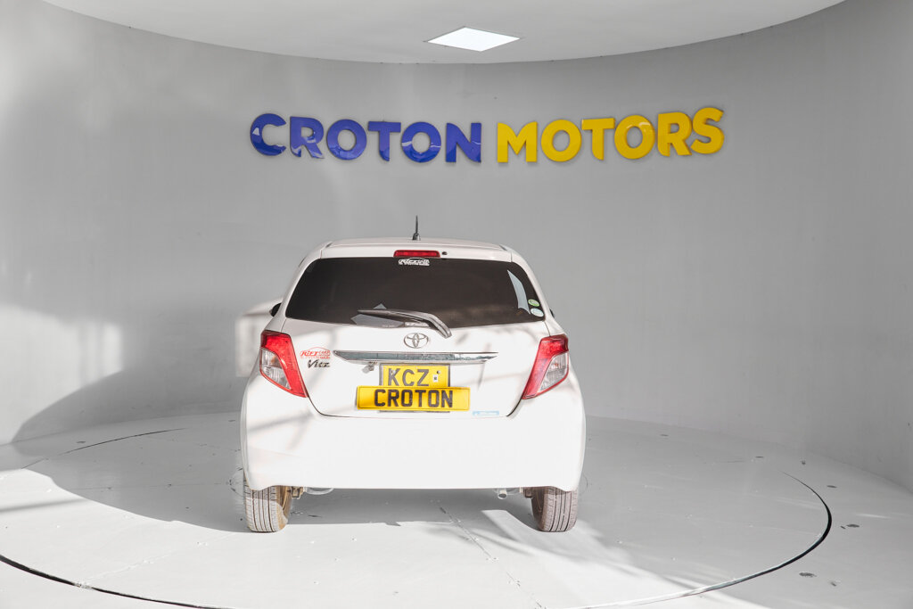 2013 Toyota Vitz