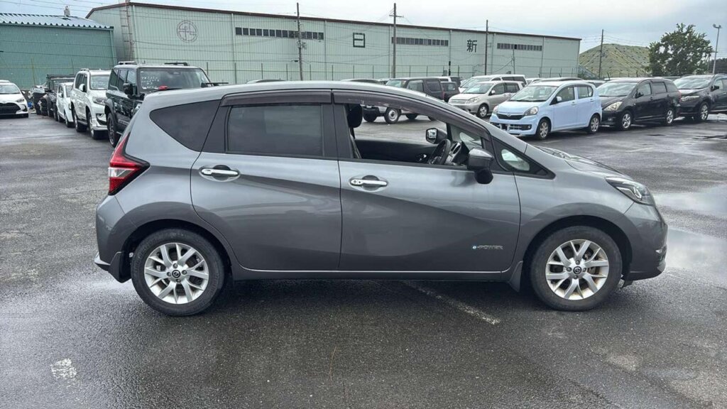 2018 Nissan Note E-Power Medalist