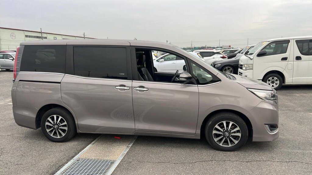 2018 Toyota Esquire GI