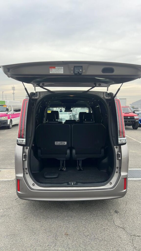 2018 Toyota Esquire GI