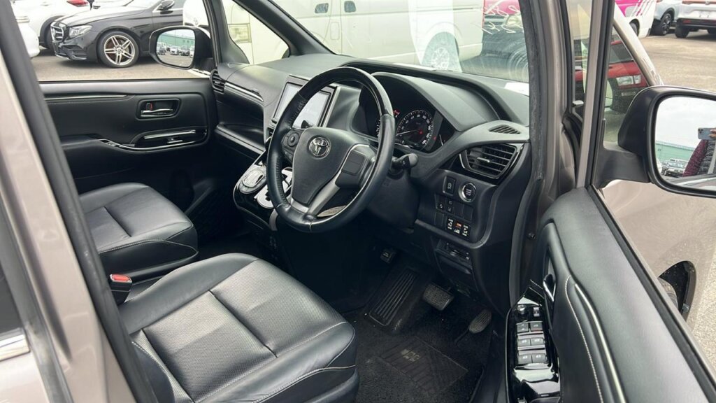 2018 Toyota Esquire GI