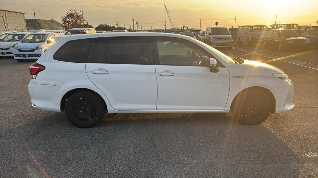 2019 Toyota Fielder Hybrid