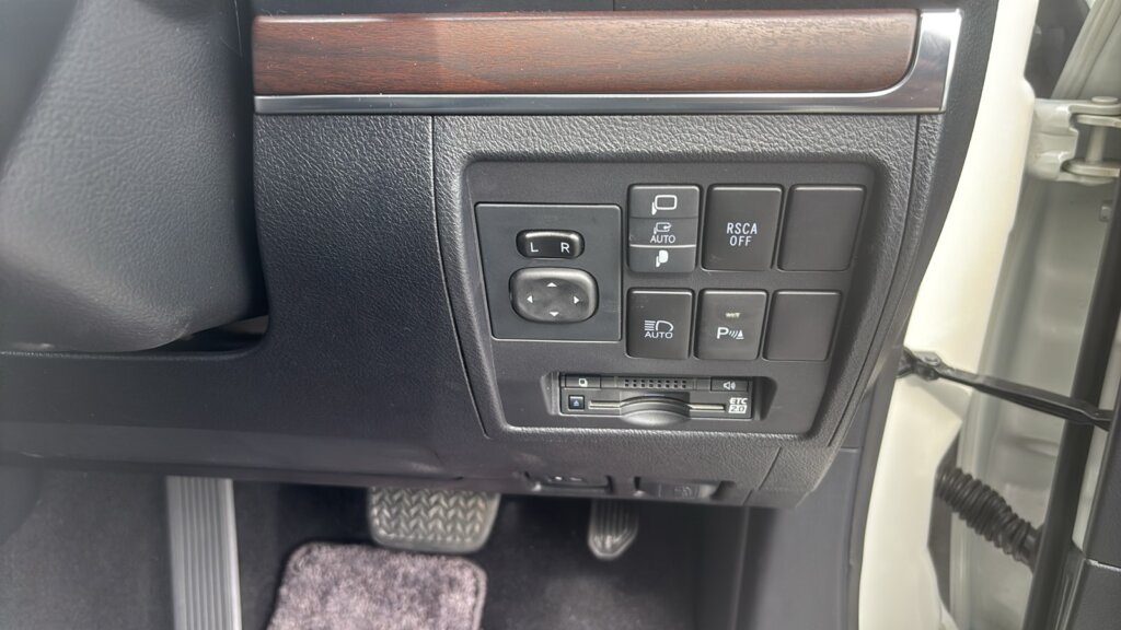 2019 Toyota Landcruiser V8 ZX