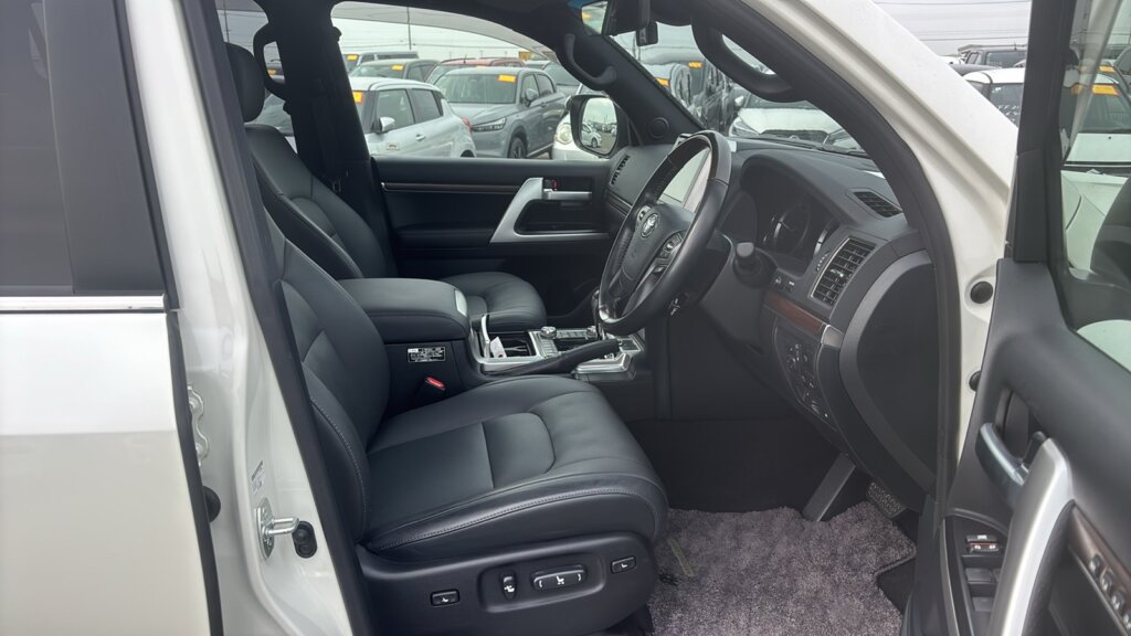2019 Toyota Landcruiser V8 ZX