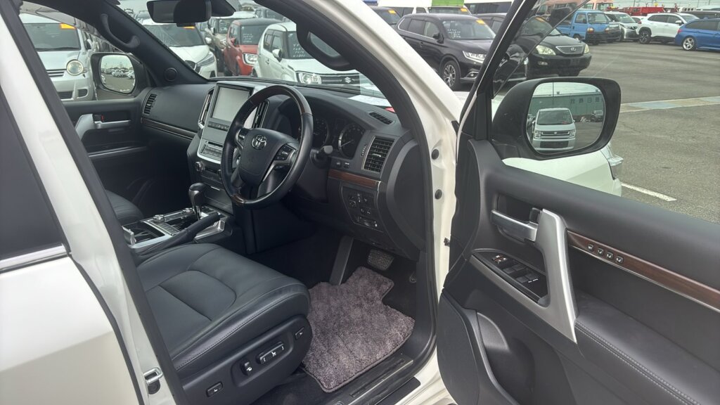 2019 Toyota Landcruiser V8 ZX