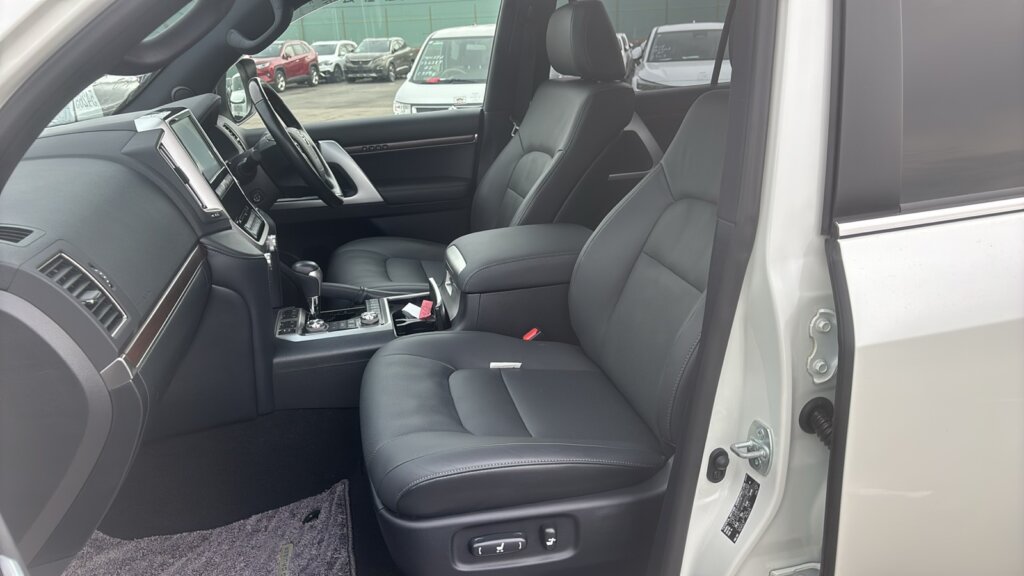 2019 Toyota Landcruiser V8 ZX