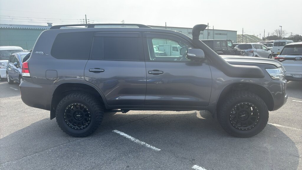 2020 Toyota LandCruiser V8