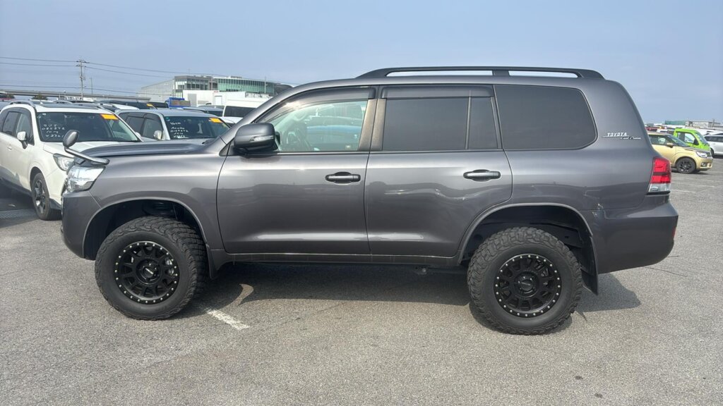 2020 Toyota LandCruiser V8