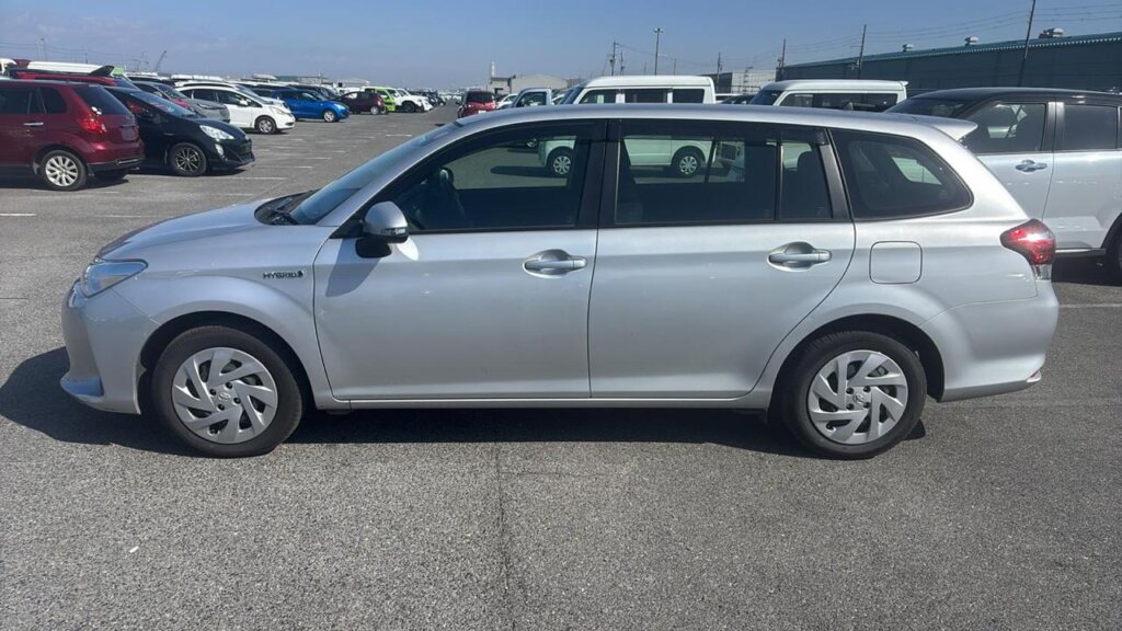 2019 Toyota Fielder Hybrid