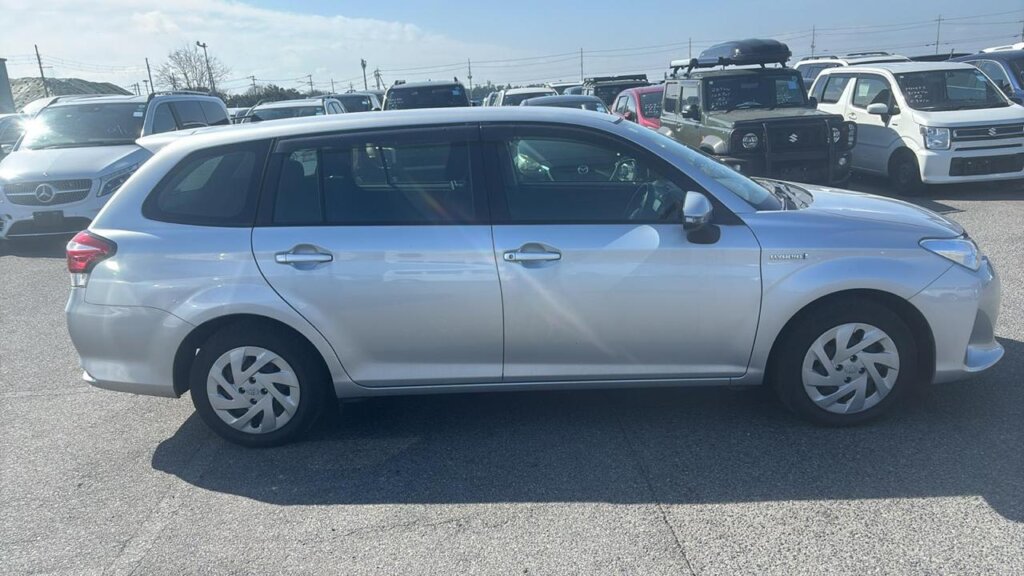 2019 Toyota Fielder Hybrid