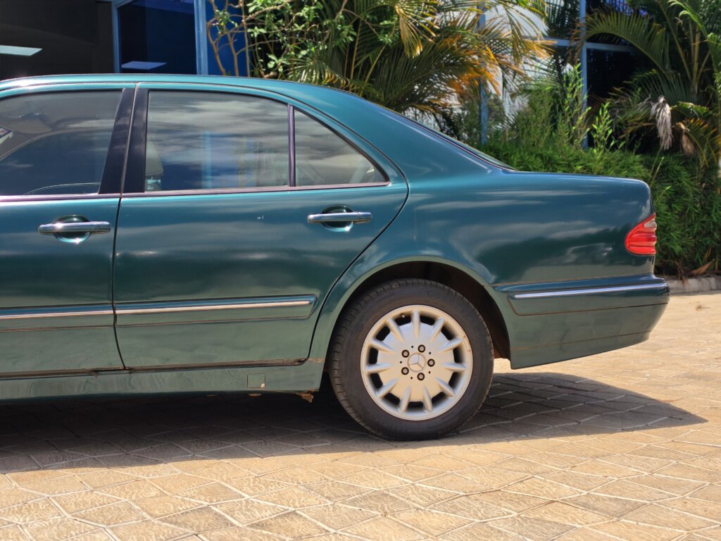 2000 Mercedes Benz E200 Compressor