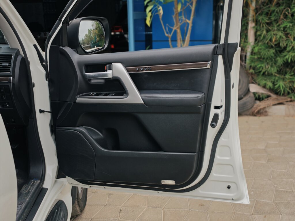 2019 Toyota LandCruiser V8 ZX