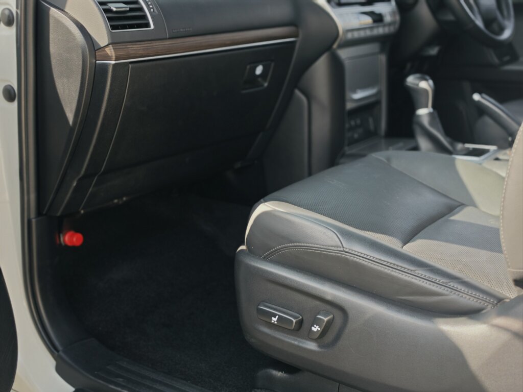 2020 Toyota Land Cruiser Prado TX