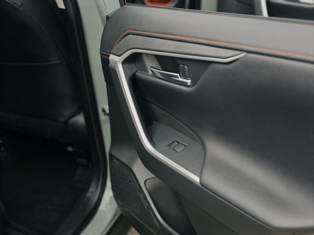 2020 Toyota RAV-4 Adventure