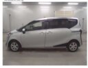 2020 Toyota Sienta thumbnail