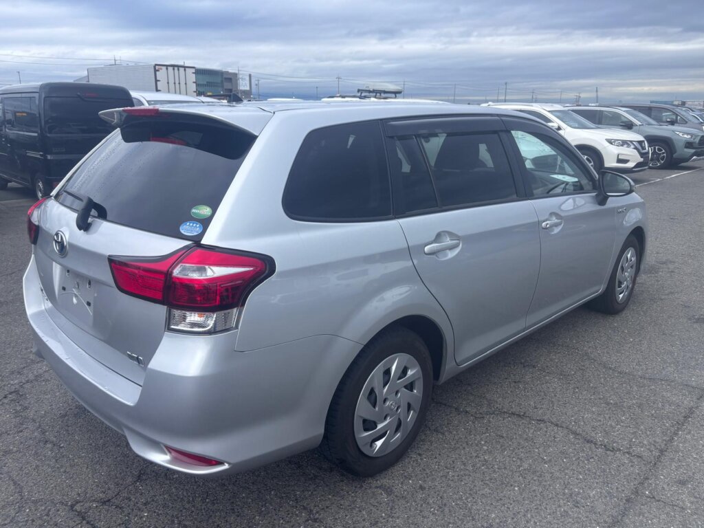 2019 Toyota Fielder Hybrid
