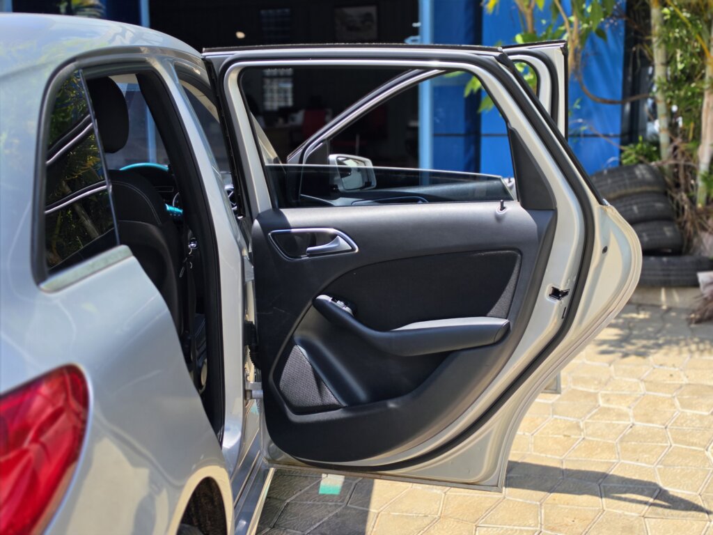 2012 Mercedes Benz B180