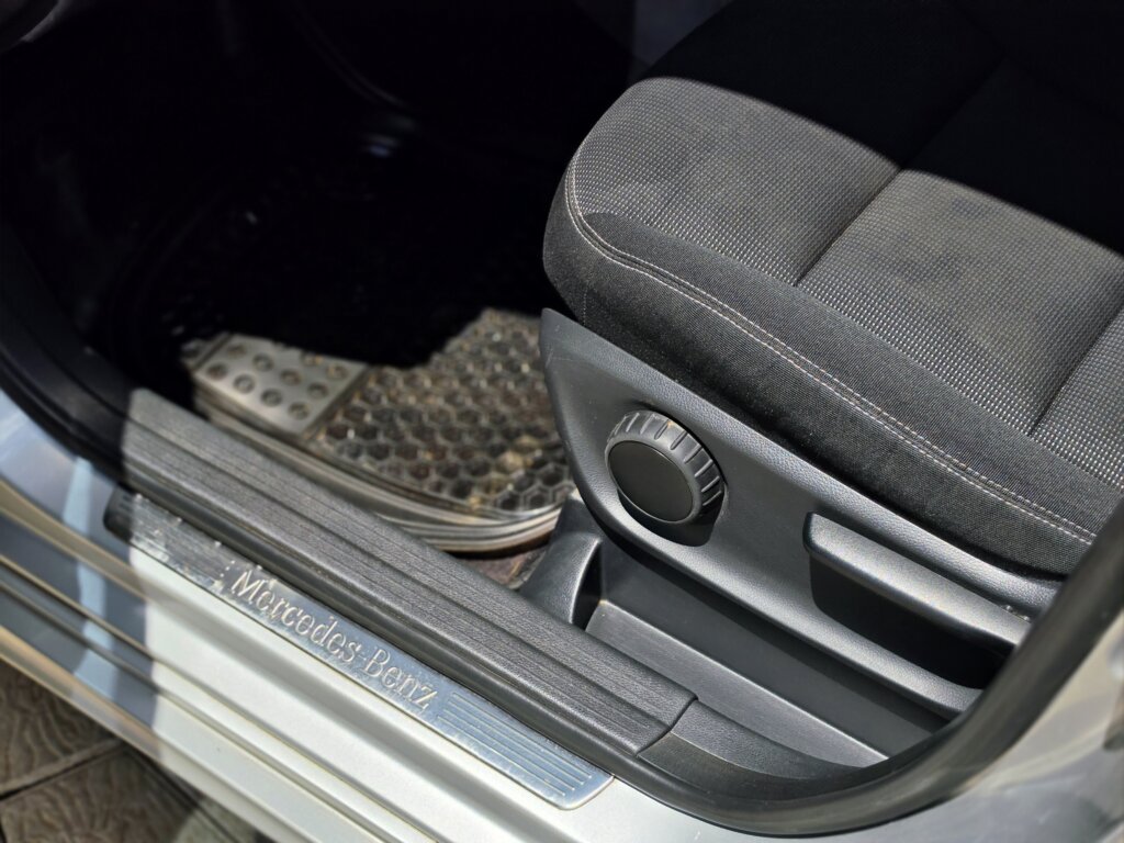 2012 Mercedes Benz B180
