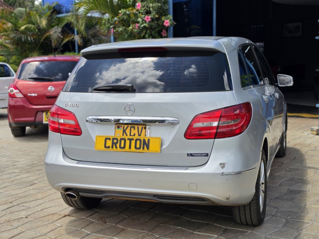 2012 Mercedes Benz B180