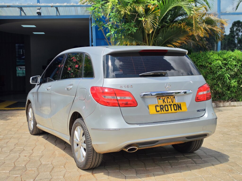 2012 Mercedes Benz B180