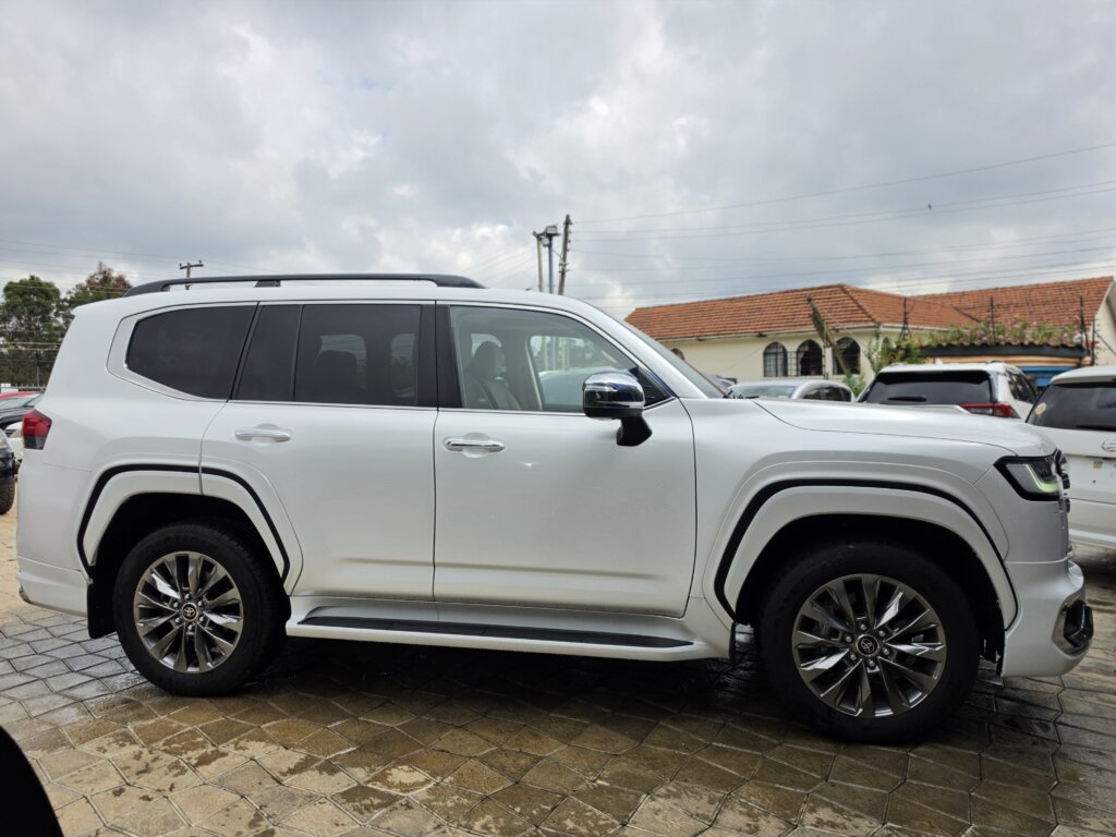2023 Toyota Landcruiser 300 Series ZX