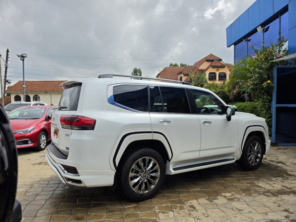 2023 Toyota Landcruiser 300 Series ZX
