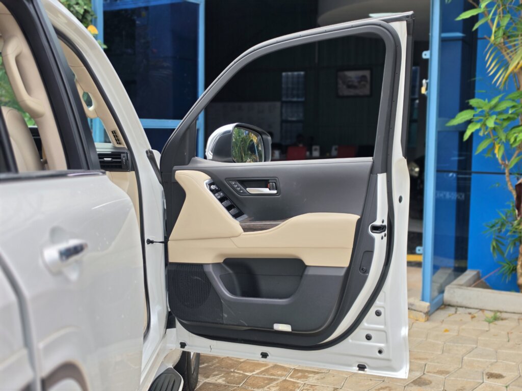 2023 Toyota Landcruiser 300 Series ZX
