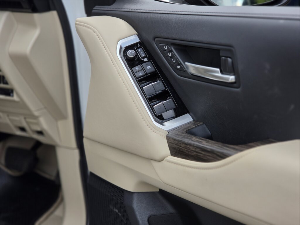 2023 Toyota Landcruiser 300 Series ZX