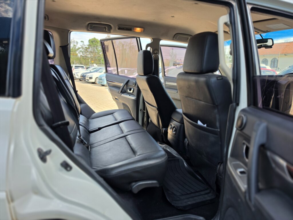 2015 Mitsubishi Pajero