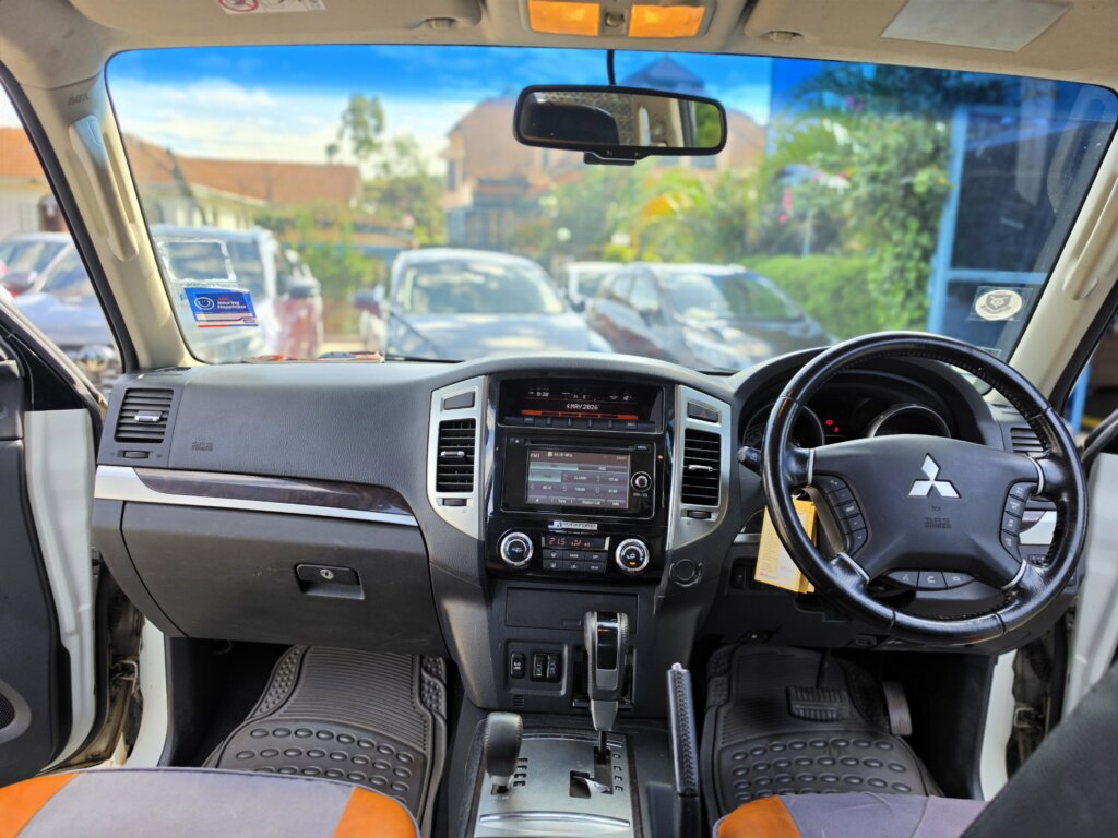 2015 Mitsubishi Pajero