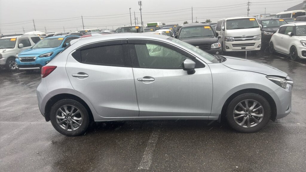 2019 Mazda Demio