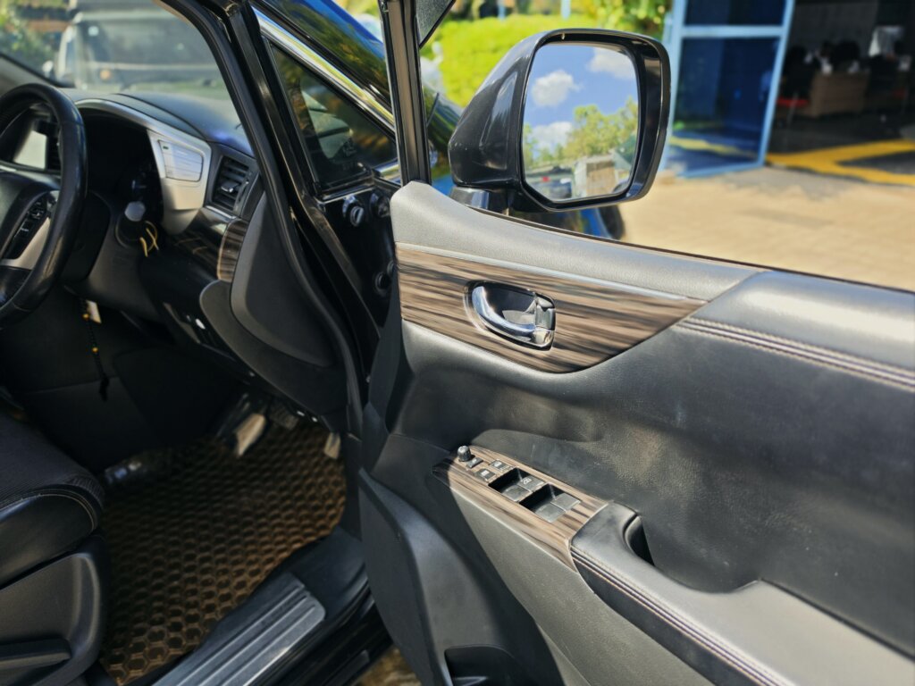 2015 Nissan Elgrand