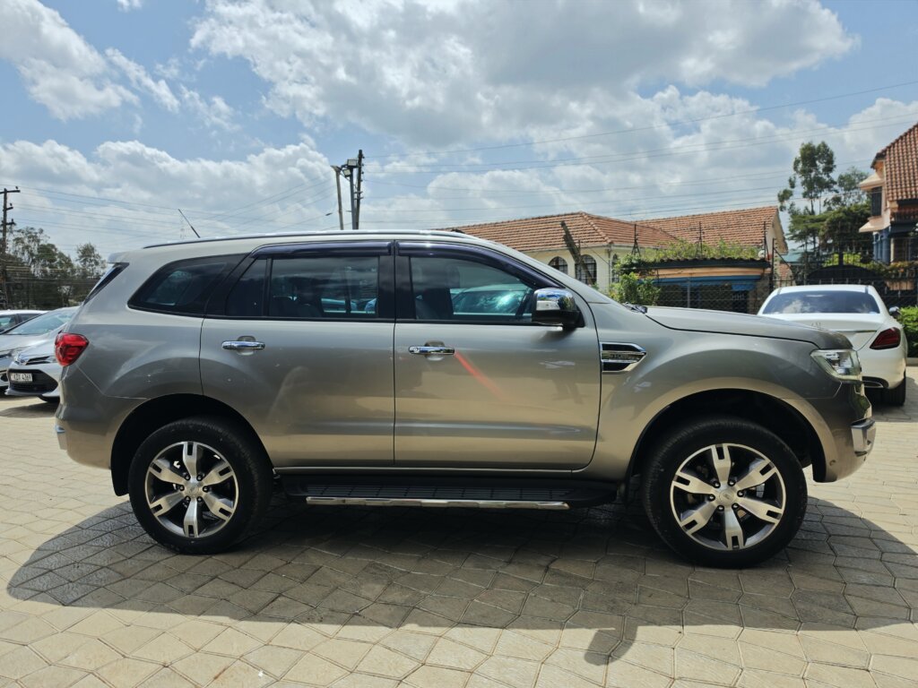 2017 Ford Everest