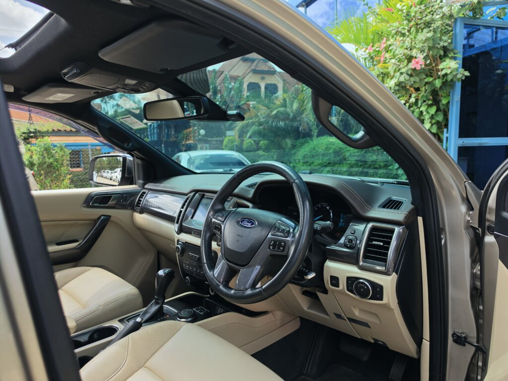 2017 Ford Everest